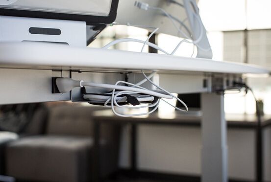 Stir Kinetic Desk M1 智能办公桌设计，功能强大到爆表3.jpg