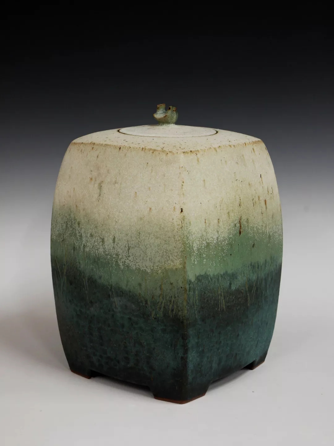 A short stay,30×30×35,2016.webp.jpg