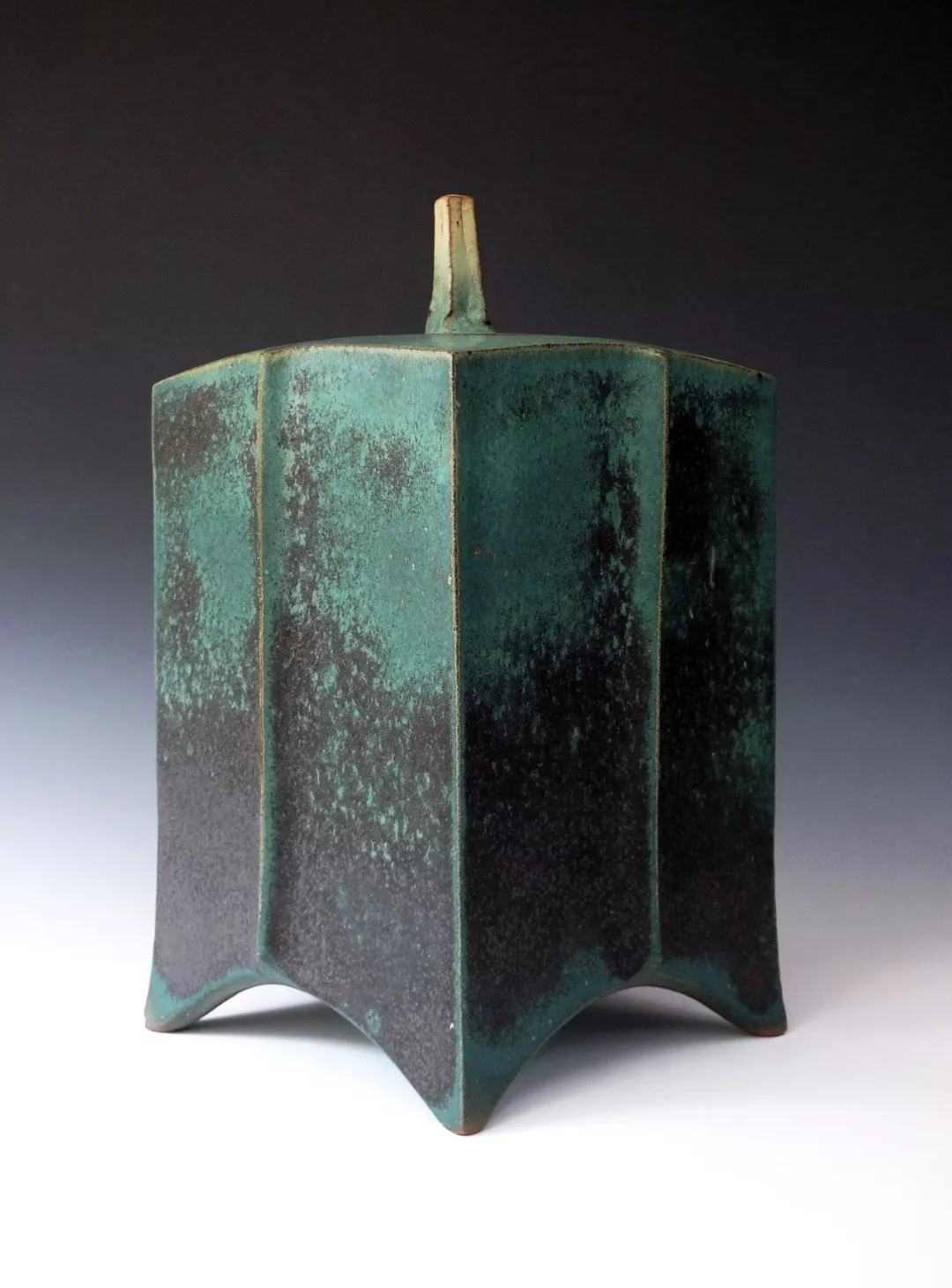 The age of sublime,25×25×35CM，2016.webp.jpg