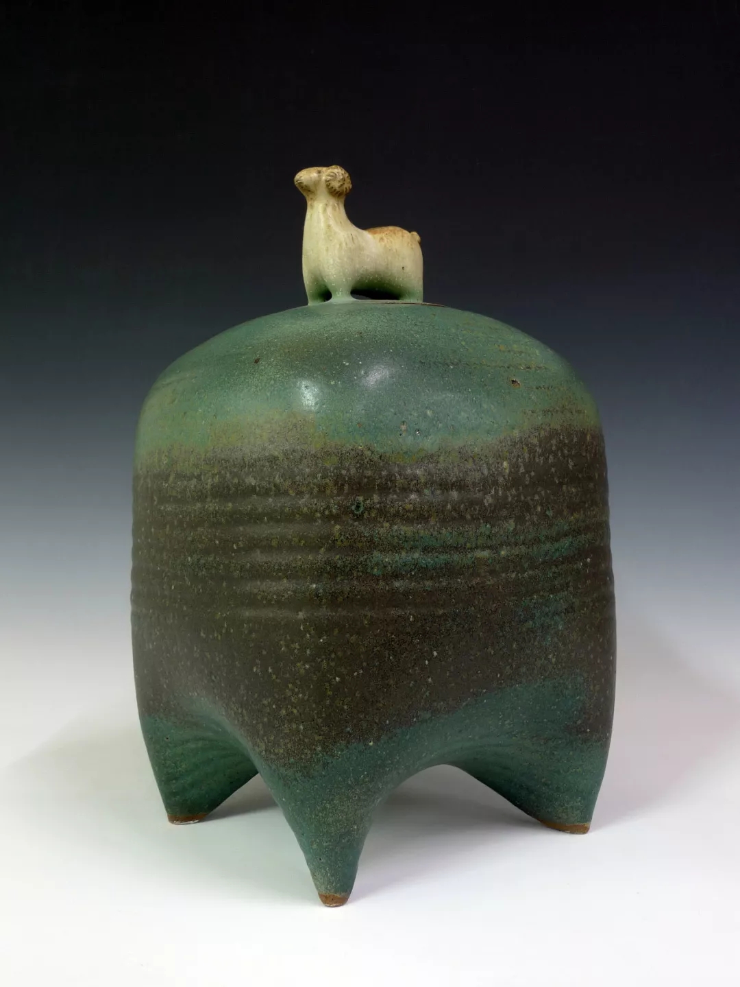 Sheep on the top，30×30×35CM，2017.webp.jpg