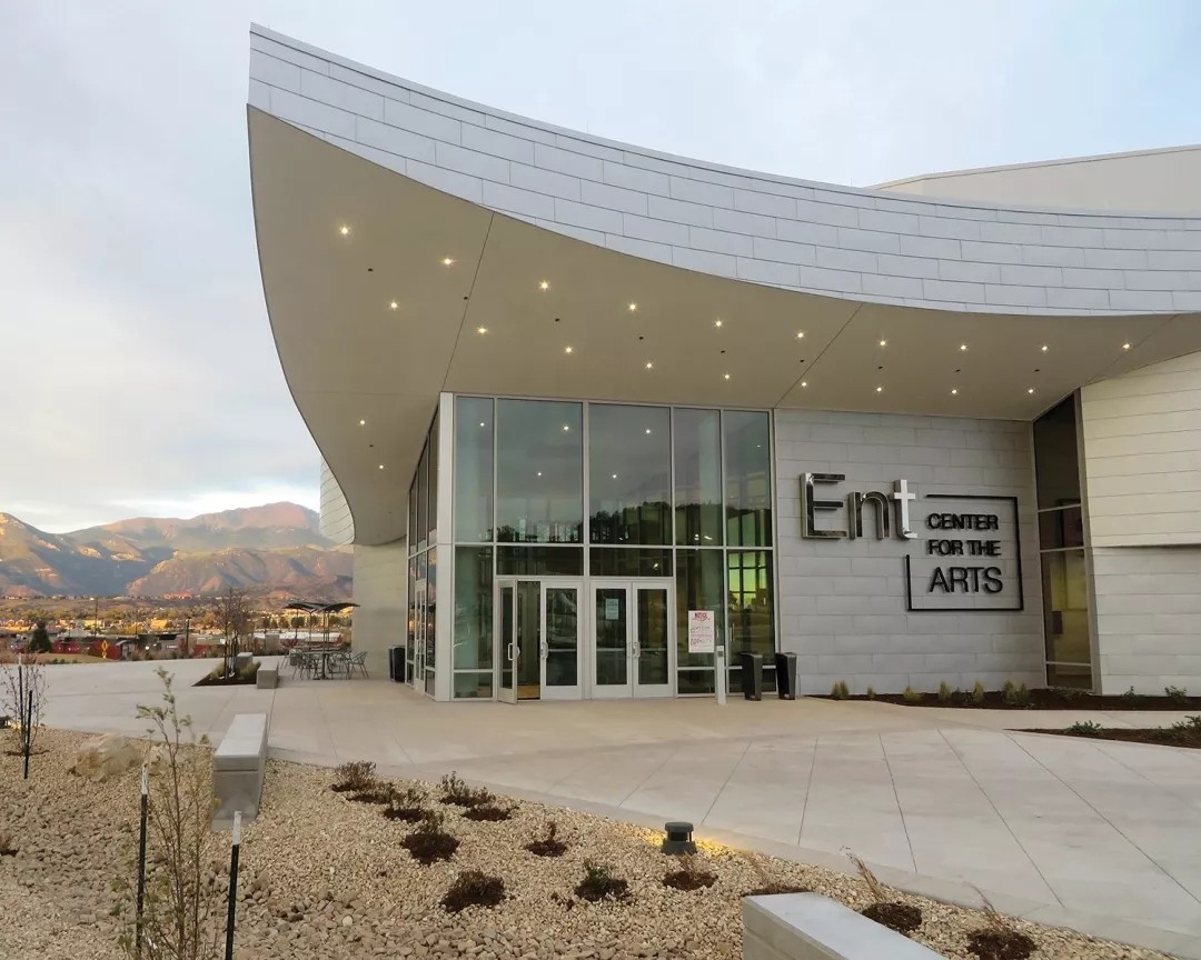 公司：ArtHouse Design.webp.jpg