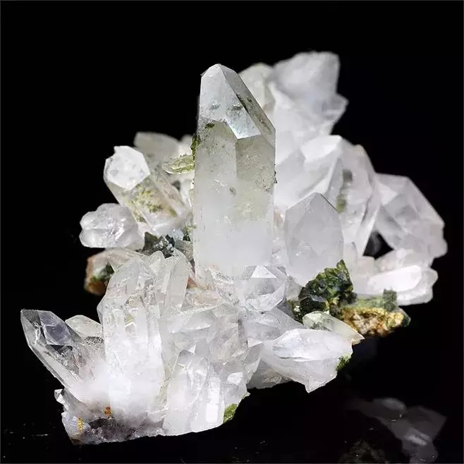 1566613423493283.jpg 2019首届中国·东海水晶文化创意设计大赛1.webp.jpg