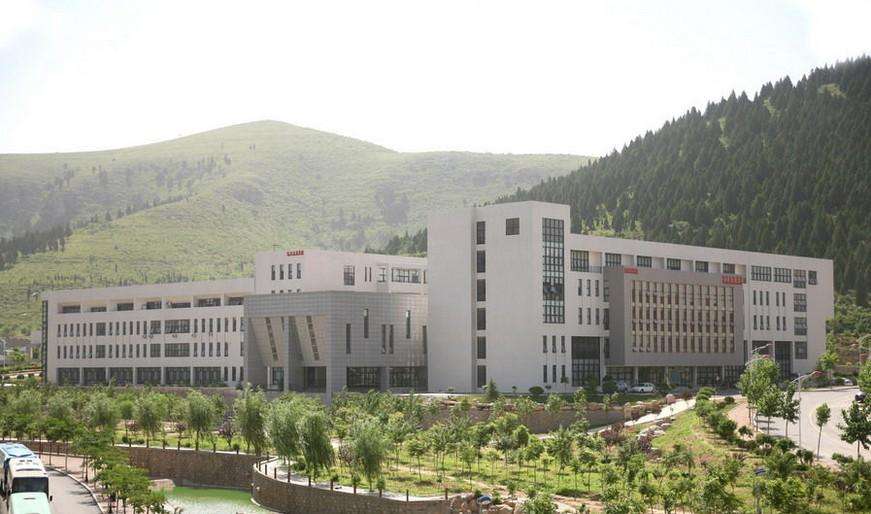 1568861788760876.jpg 山东艺术学院.jpg