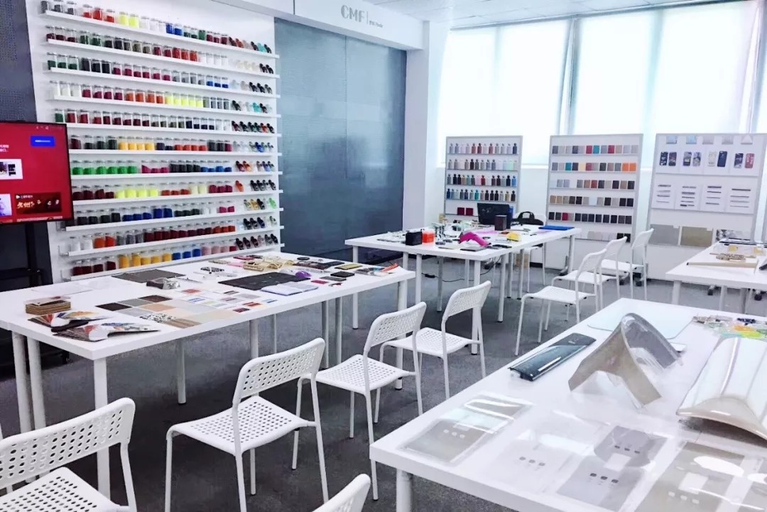 1573184909158510.jpg 品索设计广州天河校区CMF中心一角.webp.jpg