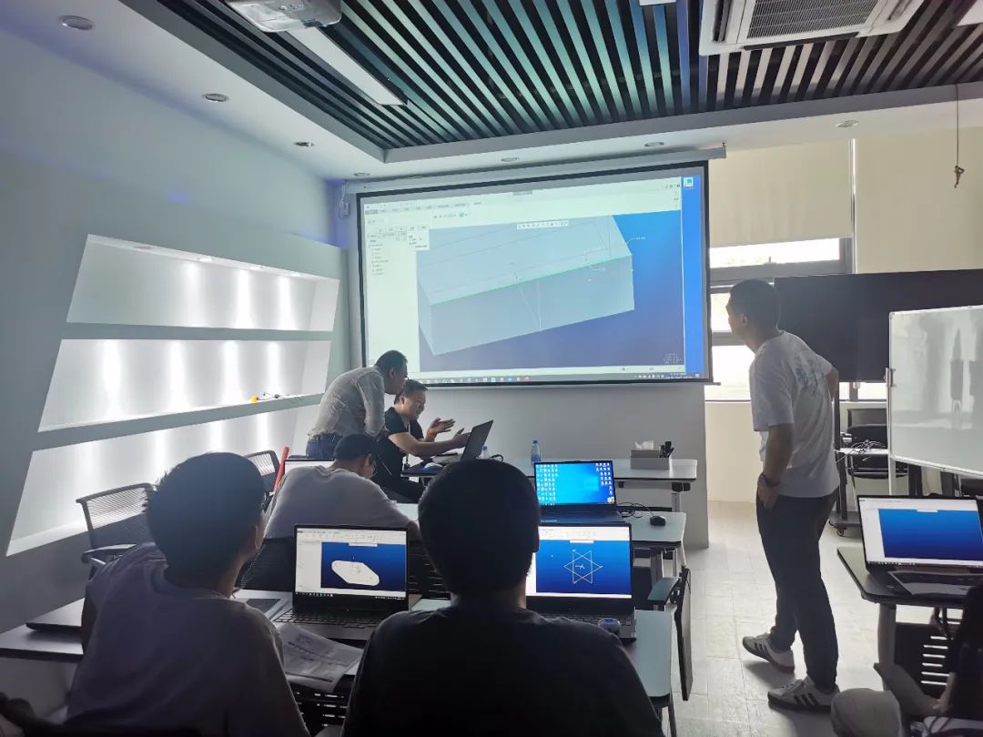 1637910291828190.jpeg 5.jpeg