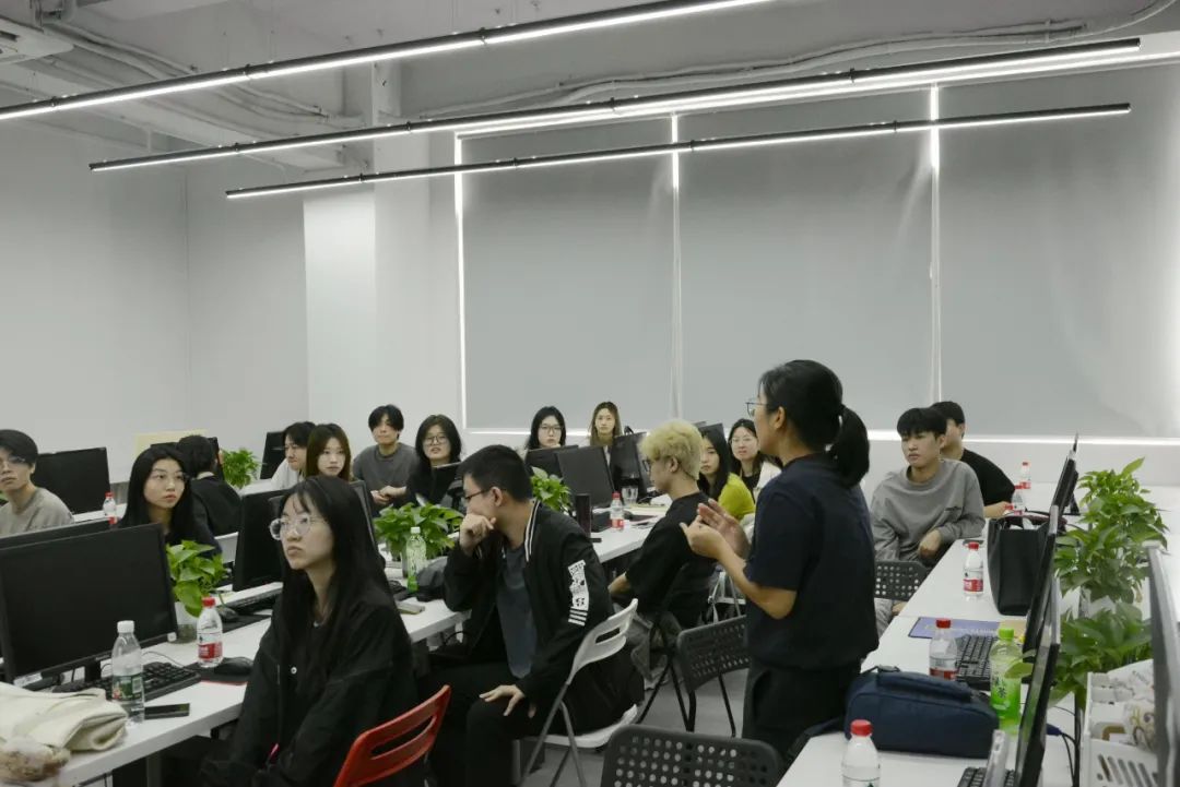 1732951910650119.jpg 实训现场互动答疑分享实拍.jpg