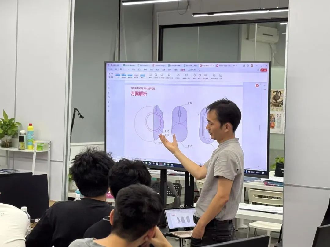 1756534553280524.jpg 红点奖鼠标设计方案分享.jpg