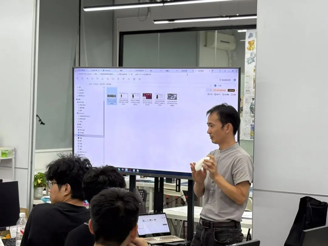 1756534614765000.png 实训现场鼠标手板展示.png