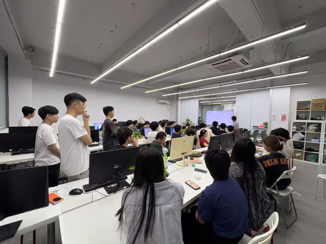 1756534678912685.jpg 实训现场实拍一角.jpg