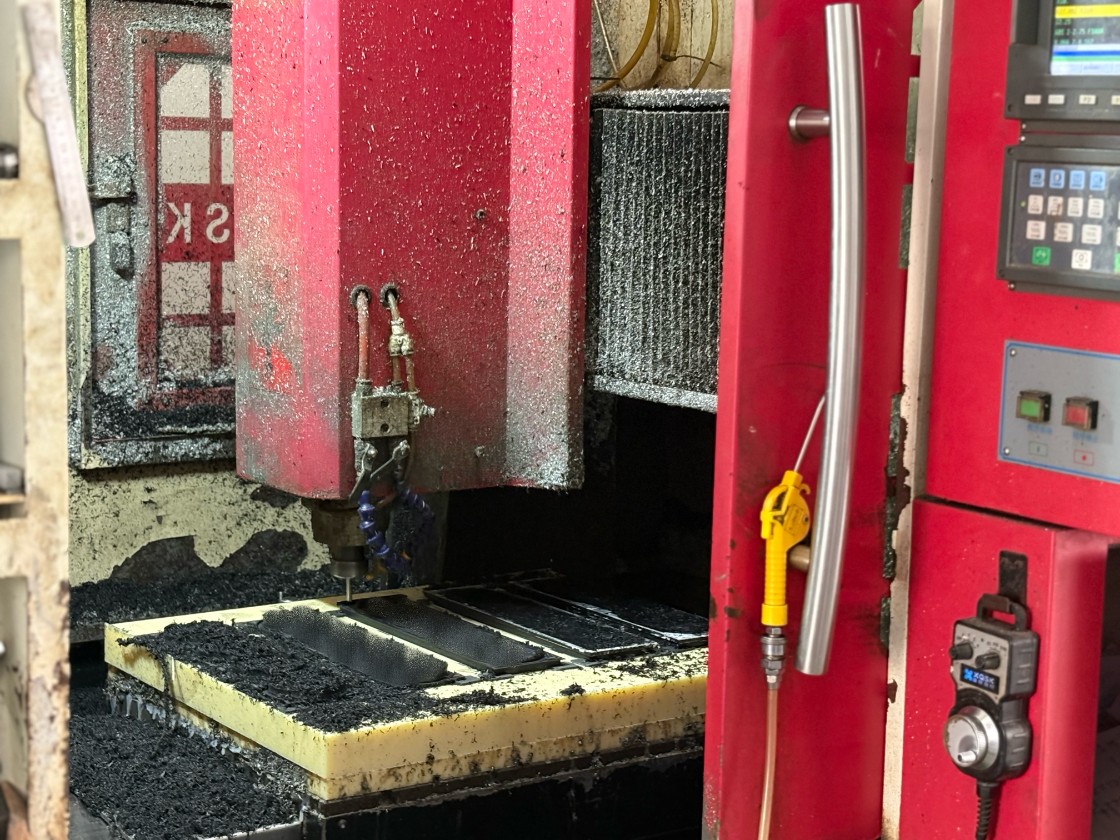 1765613016721149.jpg 手板模型制作流程演示.jpg